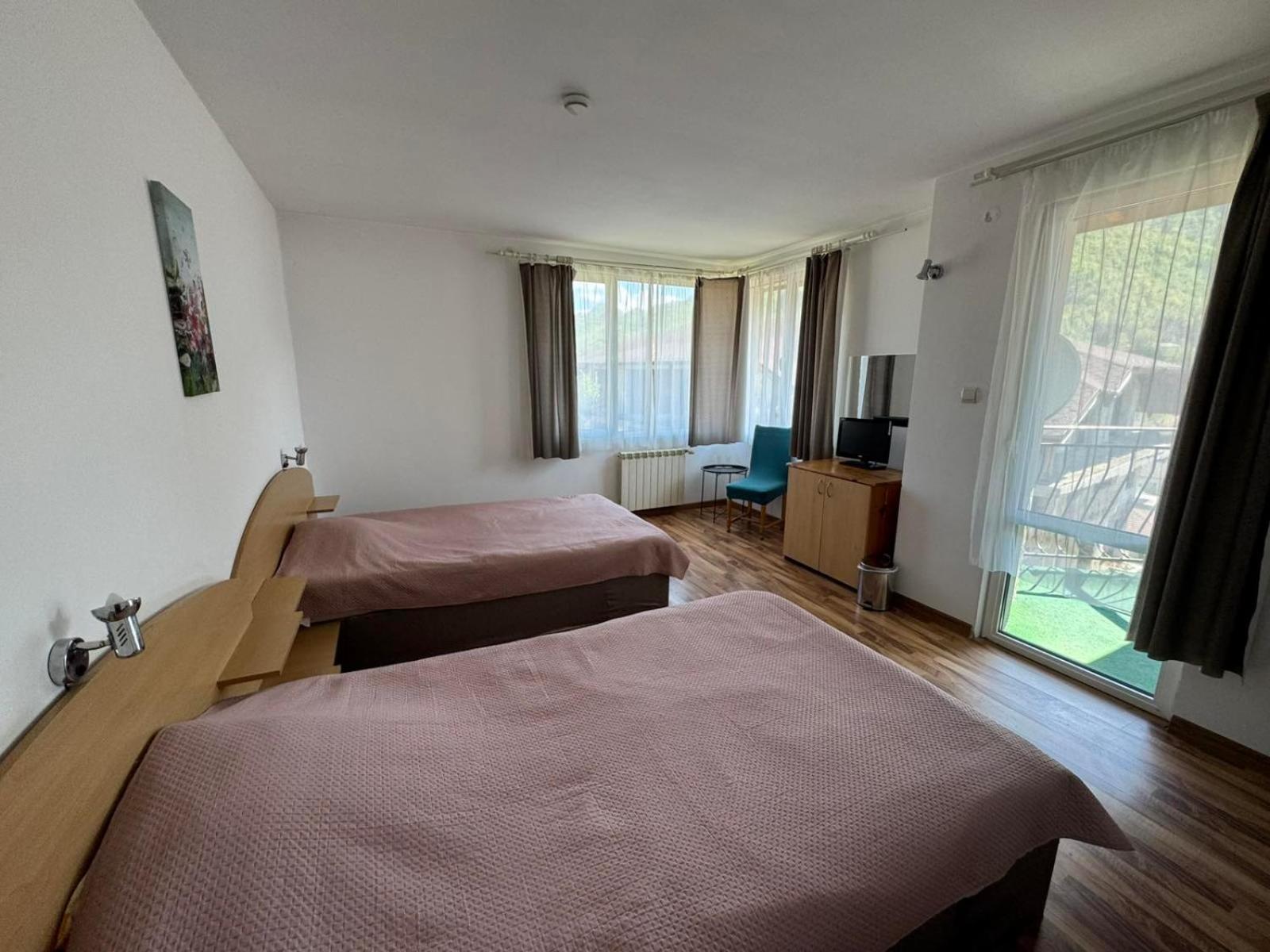 Семеен Хотел Вит Teteven Exterior foto